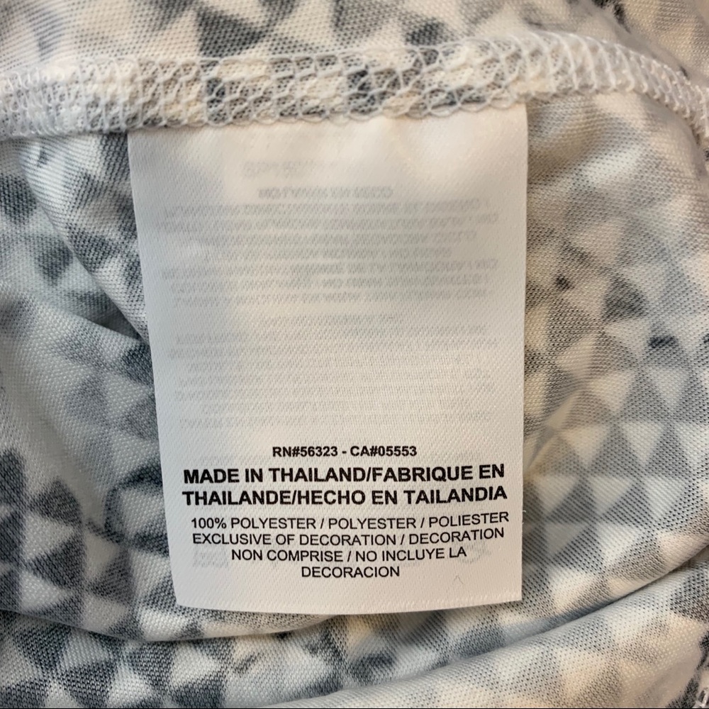 Nike running women’s top size medium black white - Picture 5 of 5